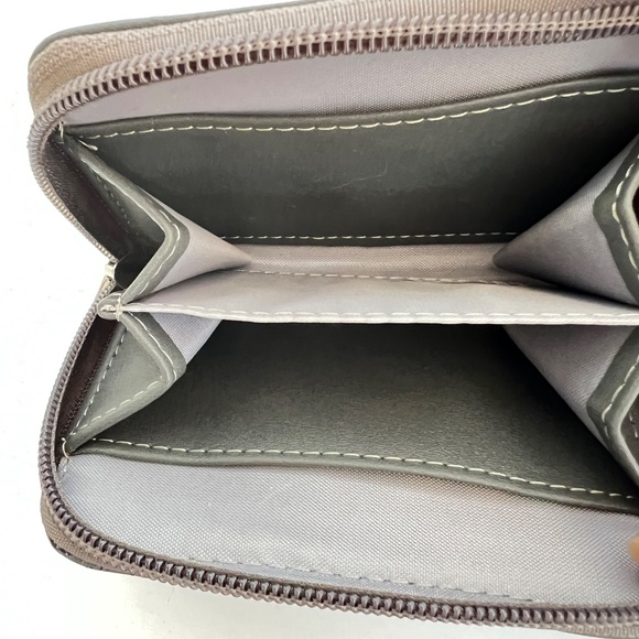 Shag Wear Small Wallet Faux Leather Wolf Paw Print Gray Zip Around Change Purse - Picture 4 of 5